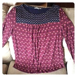 Patterned women’s long sleeved shirt